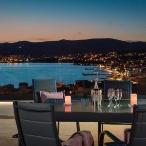 Luxury penthouse Pool, private Terrace, sea view, jacuzzi