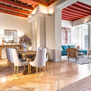 Genteel Home Palacio Abades