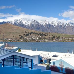 Spinnaker Bay Apartments