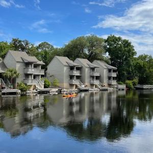 4 Hickory Cove