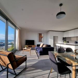Union Green Apt w Stunning Views - Free Parking
