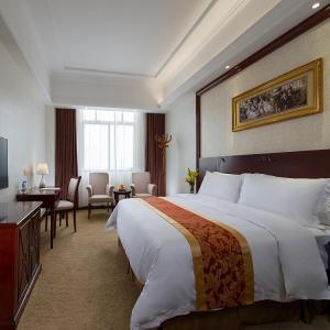 Vienna Hotel Shanwei Lufeng Jieshi Bus Station