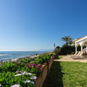 Charming Villa on the seafront