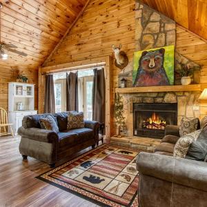 Sugar Bear Lodge, Hot Tub, WIFI, 560 FREE tickets each paid day