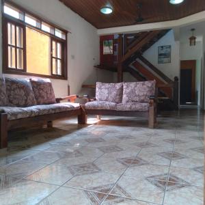 Casa inteira para até 16 pessoas no Centro de Ilhabela