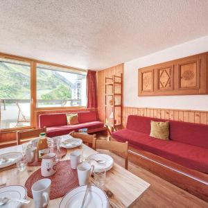 Apartment Home Club - Lavachet-7 by Interhome