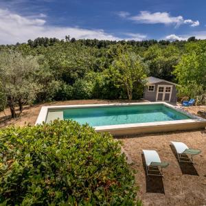 MAISON AVEC PISCINE - PROCHE AVIGNON - WiFI GRATUIT
