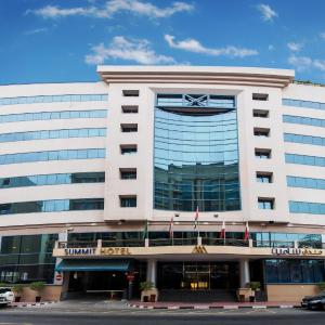 Landmark Summit Hotel