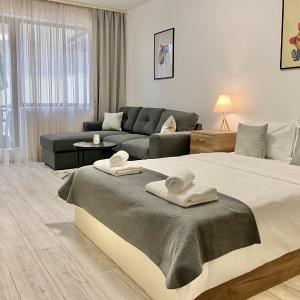 Spacious & Cozy 2 bed Apartment with Work Space & Fast Wi-fi