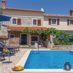 4 Bedroom Cozy Home In Liznjan