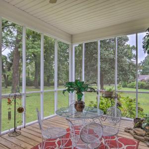 Charming Anderson Villa with Screened Porch!