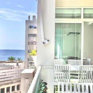 Luxurious 2 Bedrooms Apartment, 30 meter from beach