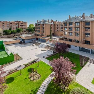 Premium Accomodation in La Rosaleda - Madrid
