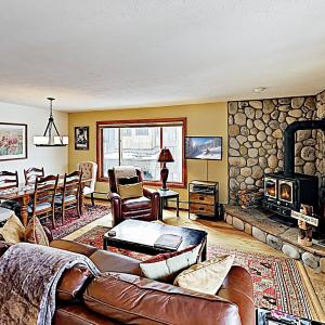 Quaint Mountain Condo