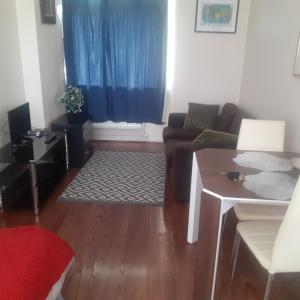 South London 1-Bed Apt Sleeps 3 8 mins to Tube