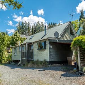 18b Alpine Avenue