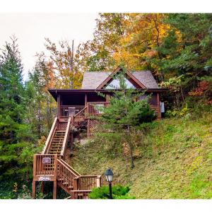 Stairway to Heaven - Hot Tub, Pool, Prime Location
