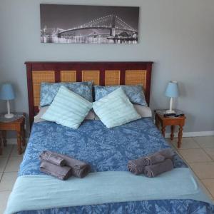 Heron Place sunny self-catering garden flatlet