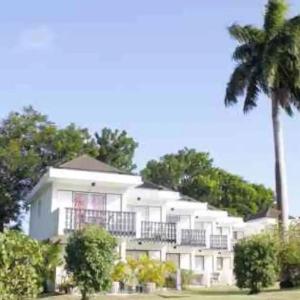 126 Friendship, Rockley Golf Club