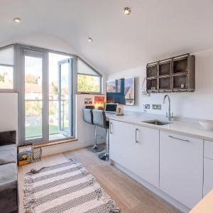 Papillon, Southwold - A Modern Flat with Balcony