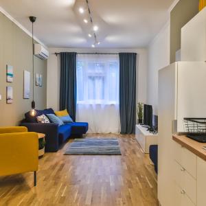 Pieces of Nature in a Stylish One-bedroom Flat by Flat Mаnager