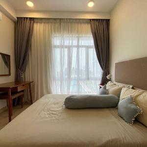 Heavenly@Timurbay - 2 Bedroom Poolfront Apartment
