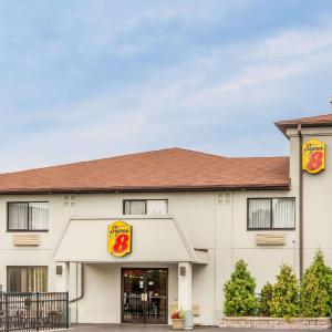Super 8 by Wyndham Niagara Falls