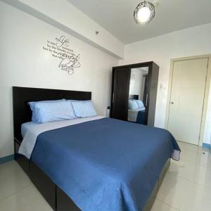 A Cozy 2 Bedroom Unit with a Parking at Tower 2 South Residences SM Southmall
