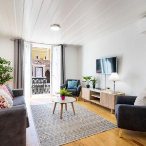 4PAX Apt in Chiado with River View by LovelyStay