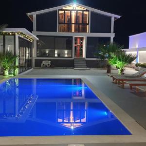 Isea Wood Villa