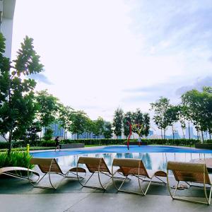 Maxine Suites