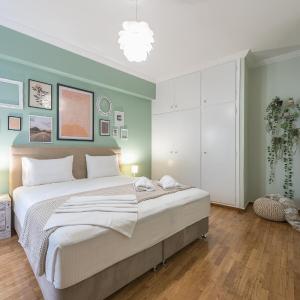 Boutique Acropolis Apartment by Cloudkeys - Just 5 minutes walk to Acropolis Museum