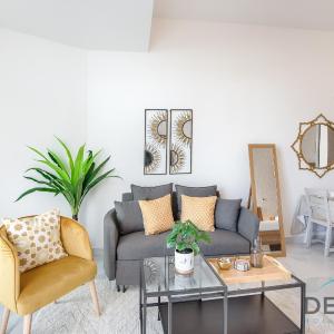 Intimate Studio at Millennium Binghatti Residence Business Bay by Deluxe Holiday Homes