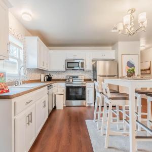 3Bedroom 2Bathroom close to historic downtown fast wifi