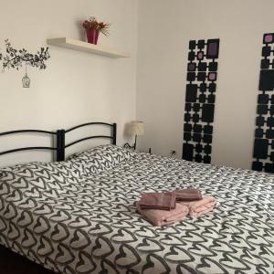 Purple Heart in the Center. King Size bed!