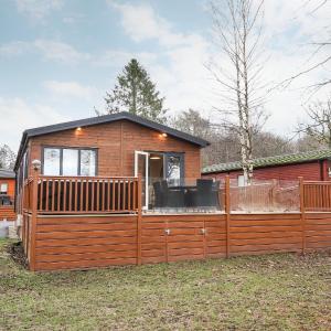 Bramblings by the Lake