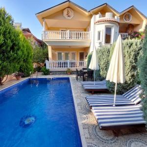 Dalyan Palace