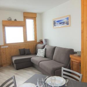 Apartment Médian 005 by Interhome