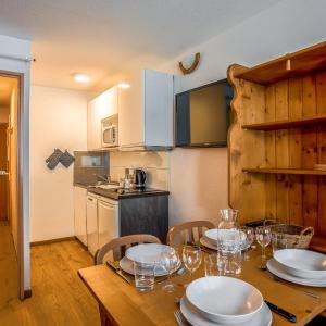 Studio Rond Point des Pistes - Val Claret-12 by Interhome