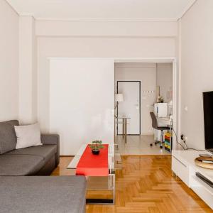 Modern full apt near acropolis/vaccinatedHosts