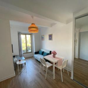 Nice Renting - JAURES - Cosy Flat - Nice old town - Great view - AirCon