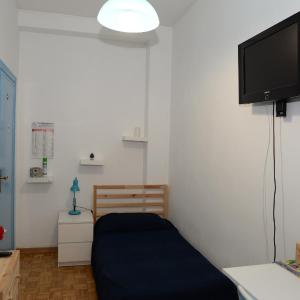 Single room in cozy and comfortable apartment