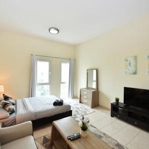 Luxury Escapes - Stylish Studio Vacation Home near Metro - MOG189 DG
