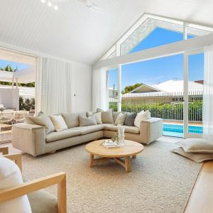 Aroha - beachside luxury home with private pool