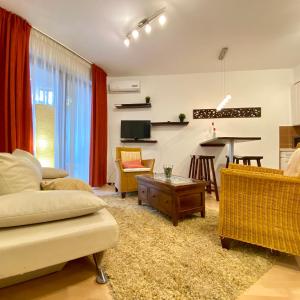 Downtown Vibe-Király I apts w private balcony