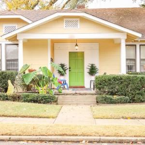 J Birds’ Bungalow in the heart of Midtown