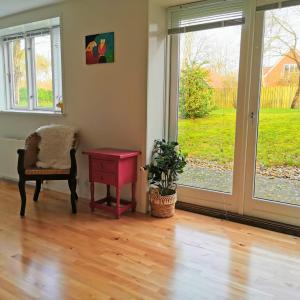 300meter walk to LEGO house - 70m2 apartment with garden