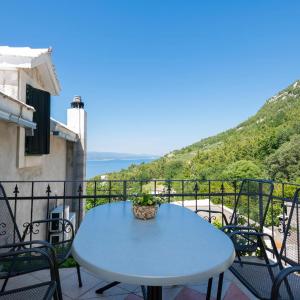 2 Bedroom Nice Home In Baska Voda