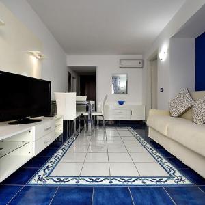 Sunshine House
