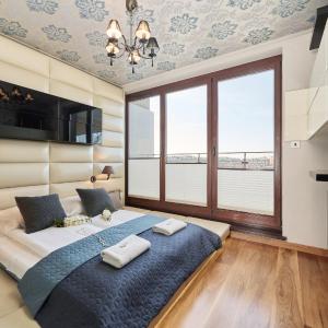 Luxurious Apartments Walonska with underground GARAGE by Noclegi Renters